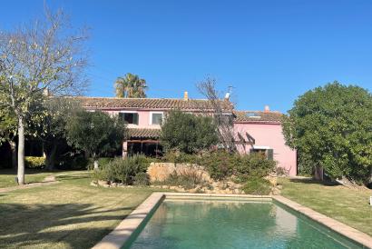 Palma-Son Anglada. Attractive unfurnished country house, plus guest house, pool.