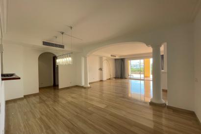 Bendinat, unfurnished 2 bedroom flat, large terrace, sea view.