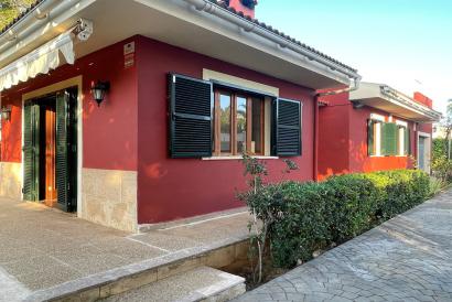 Bonita casa de 3 dormitorios con piscina y jardín situada en El Toro, Port Adriano.