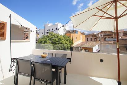 Alquiler ENERO Y FEBRERO, ático con terraza y amueblado, un dormitorio en zona Casco Antiguo de Palma.