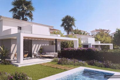 House with 4 bedrooms, 4 bathrooms and pool, near Cala Romantica beach.