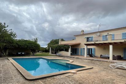 Lovely furnished country house with 4 bedrooms, 3 bathrooms, pool and garden. Sa Planera.